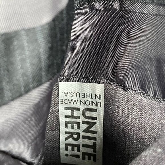 Saks Fifth Ave. Black Label Wool Pinstriped Blazer - Men’s 38R - Picture 6 of 10